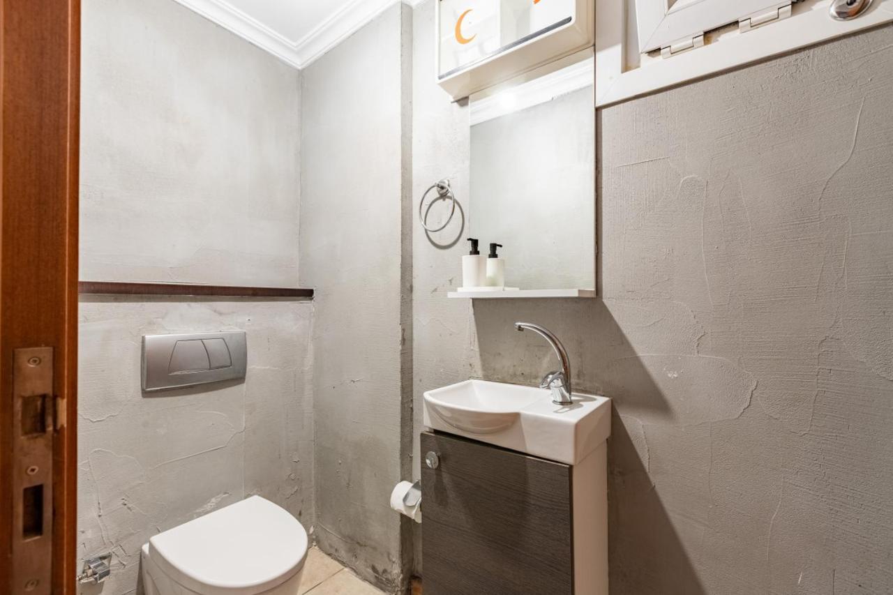 Delightful Flat With Bosphorus View In Kuzguncuk Apartment *