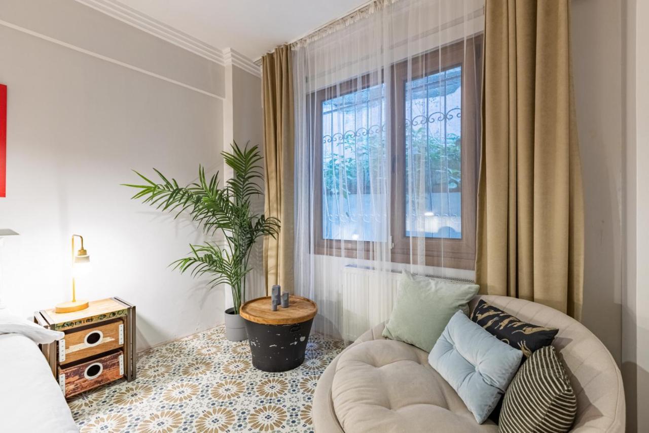 Delightful Flat With Bosphorus View In Kuzguncuk Apartment