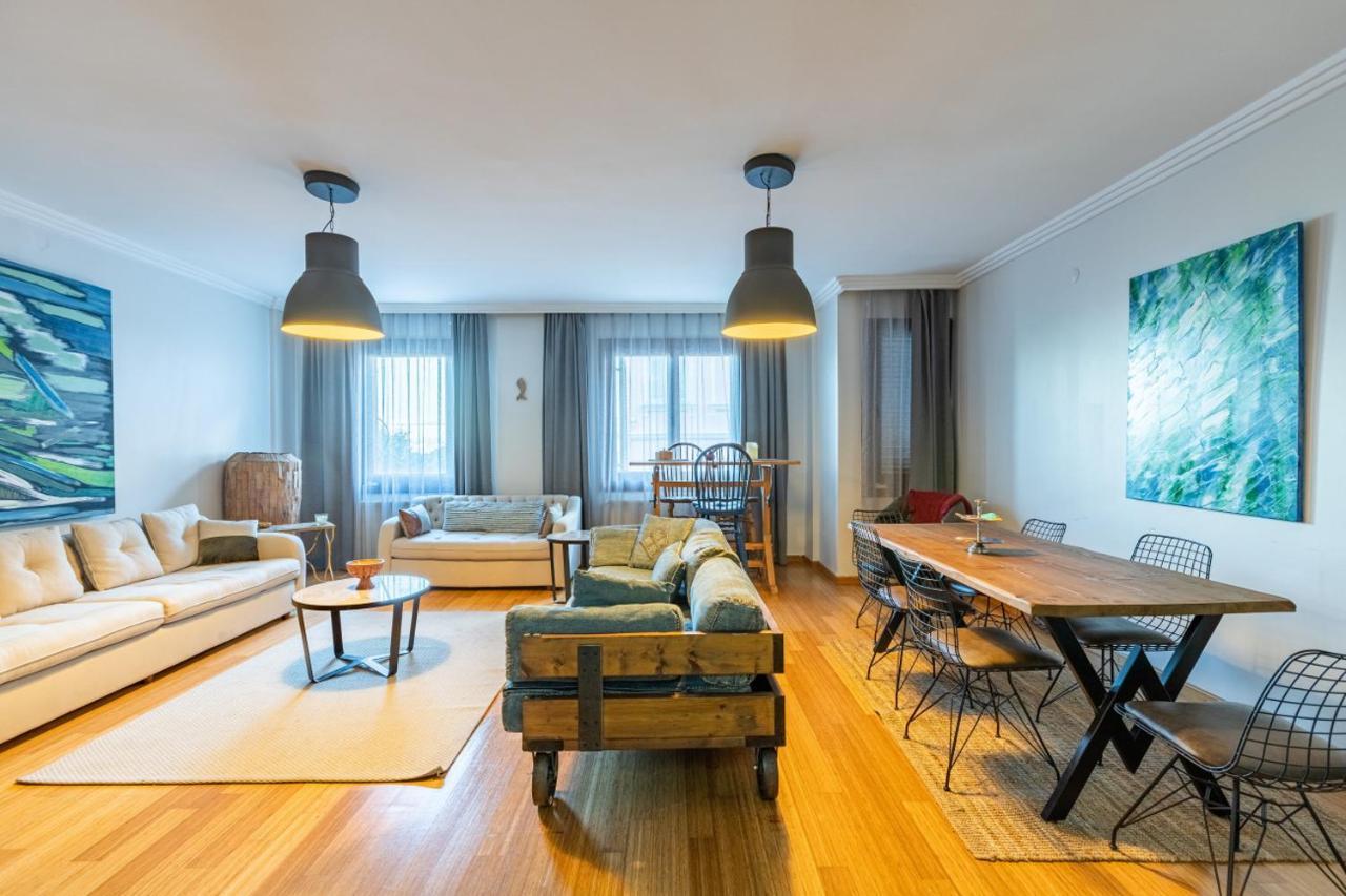 Delightful Flat With Bosphorus View In Kuzguncuk Apartment